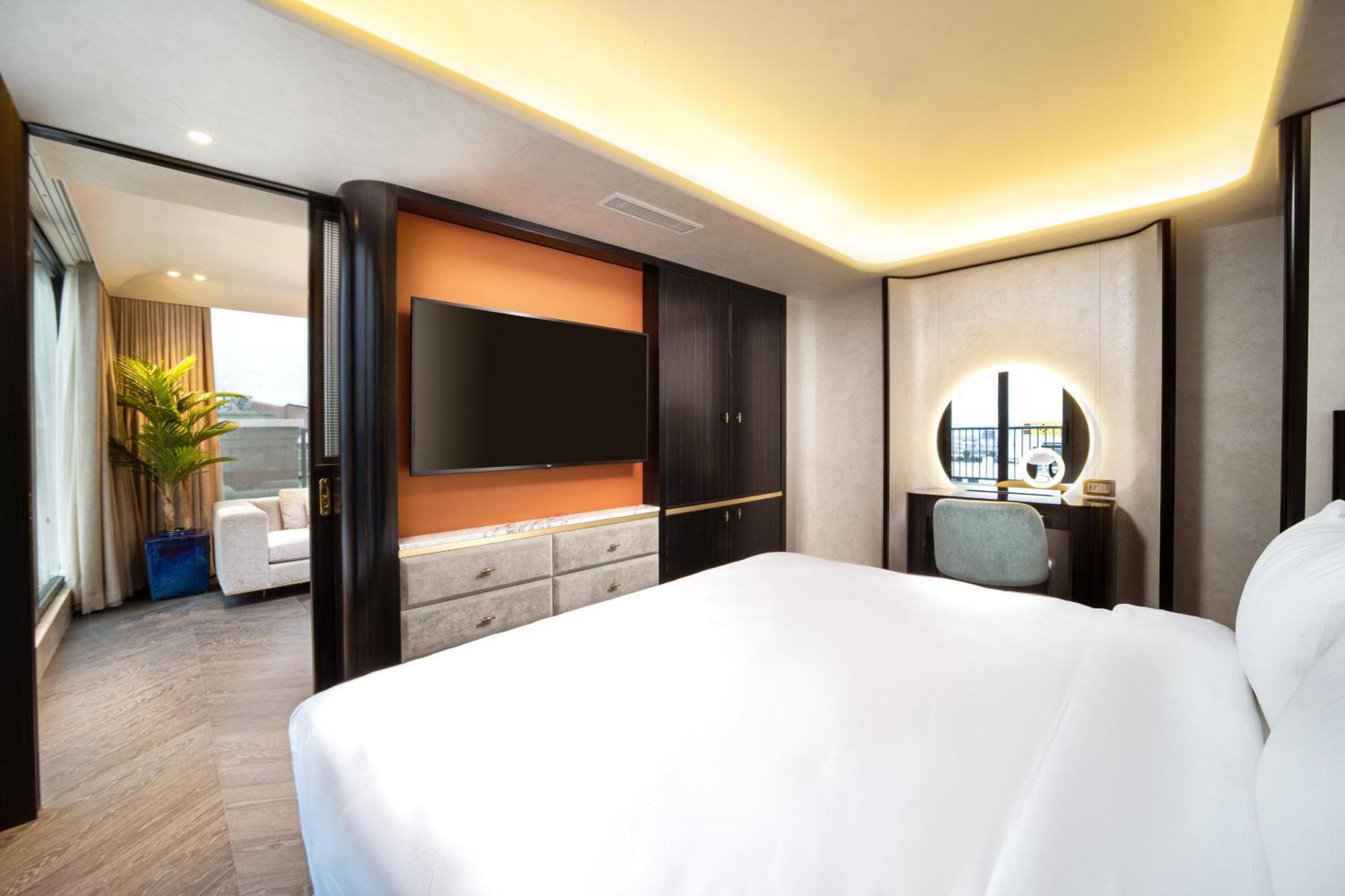 Bentley Hotel Bosphorus - Special Class Istanbul Exterior photo A bedroom at the hotel