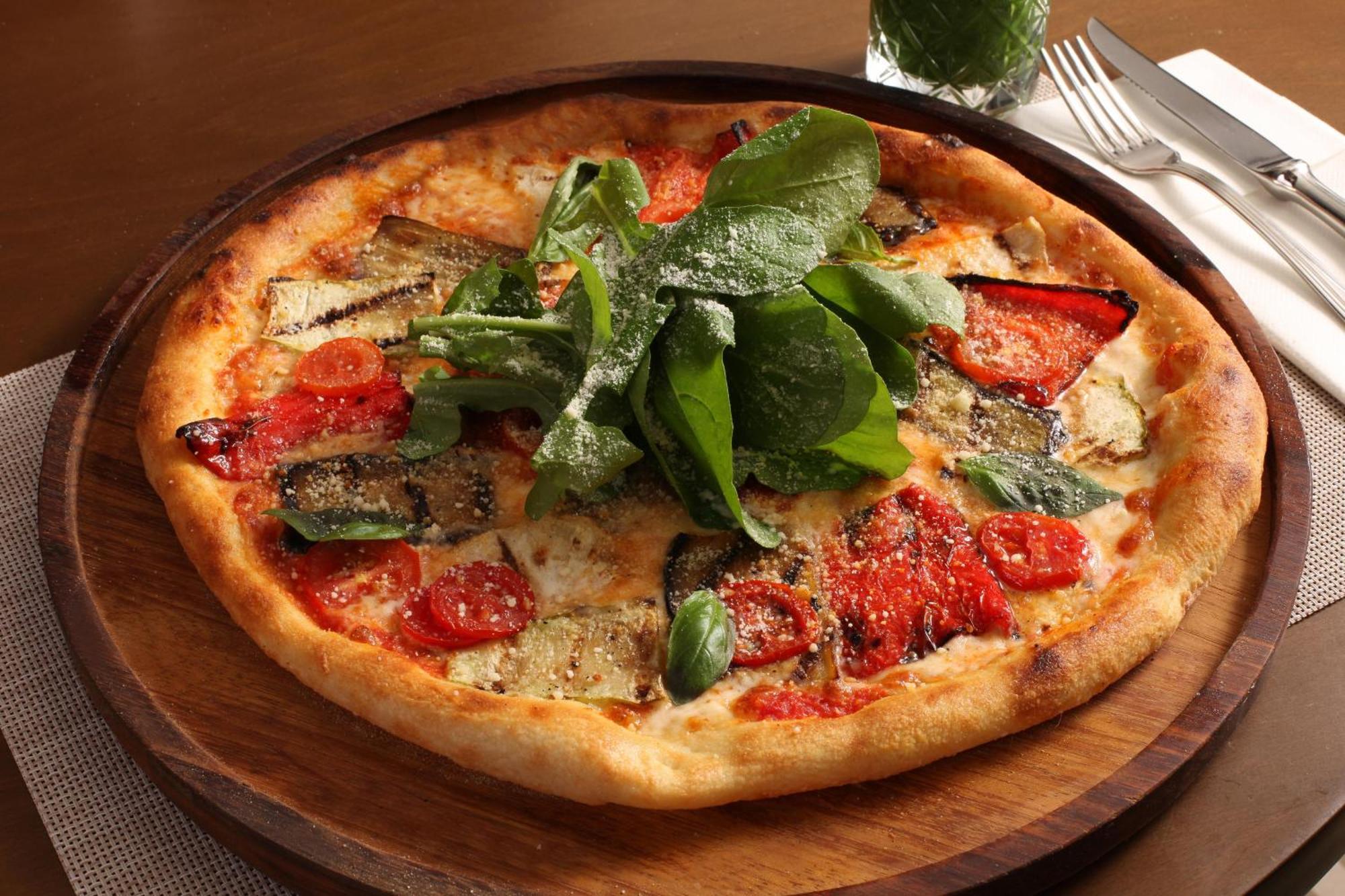 Bentley Hotel Bosphorus - Special Class Istanbul Exterior photo Pizza with spinach