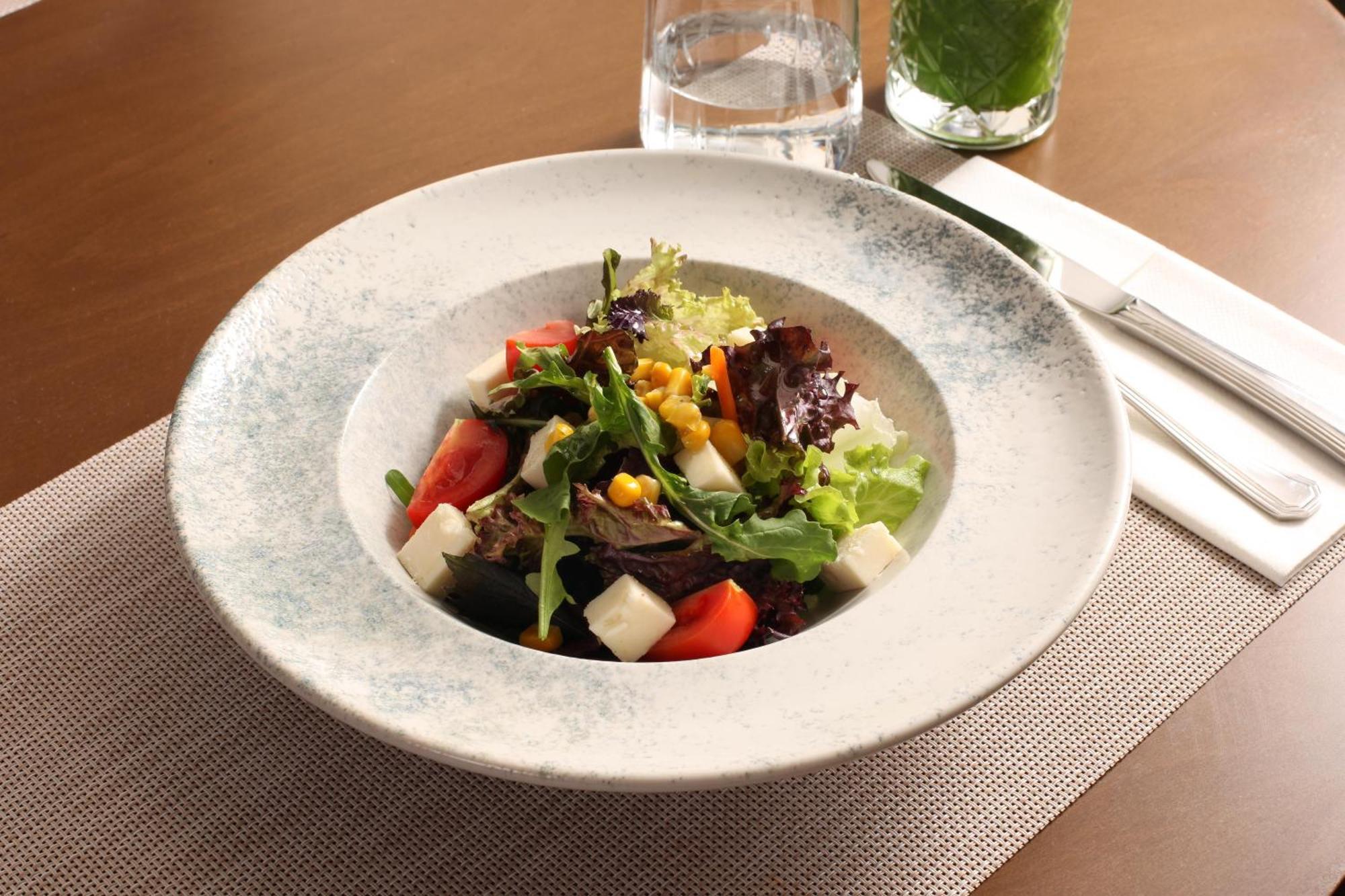 Bentley Hotel Bosphorus - Special Class Istanbul Exterior photo A Greek salad