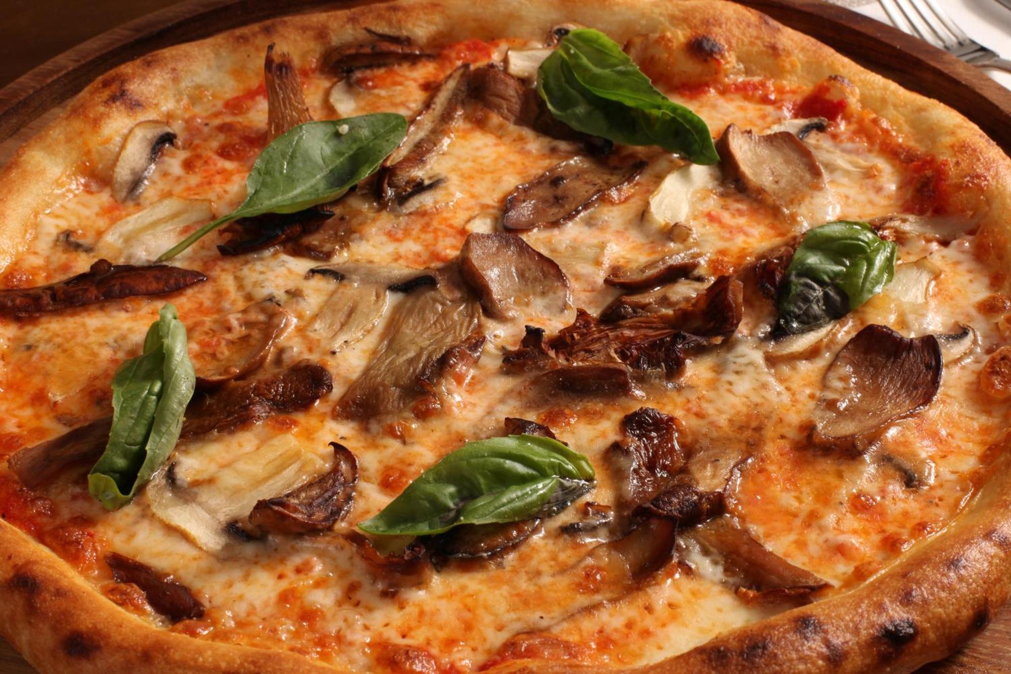 Bentley Hotel Bosphorus - Special Class Istanbul Exterior photo Pizza with shiitake mushrooms